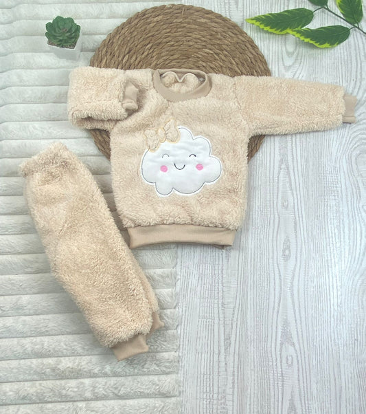 بيجامه فرو بناتي خامه روعه مبطن من الداخل رسمة سحابه😍🤍