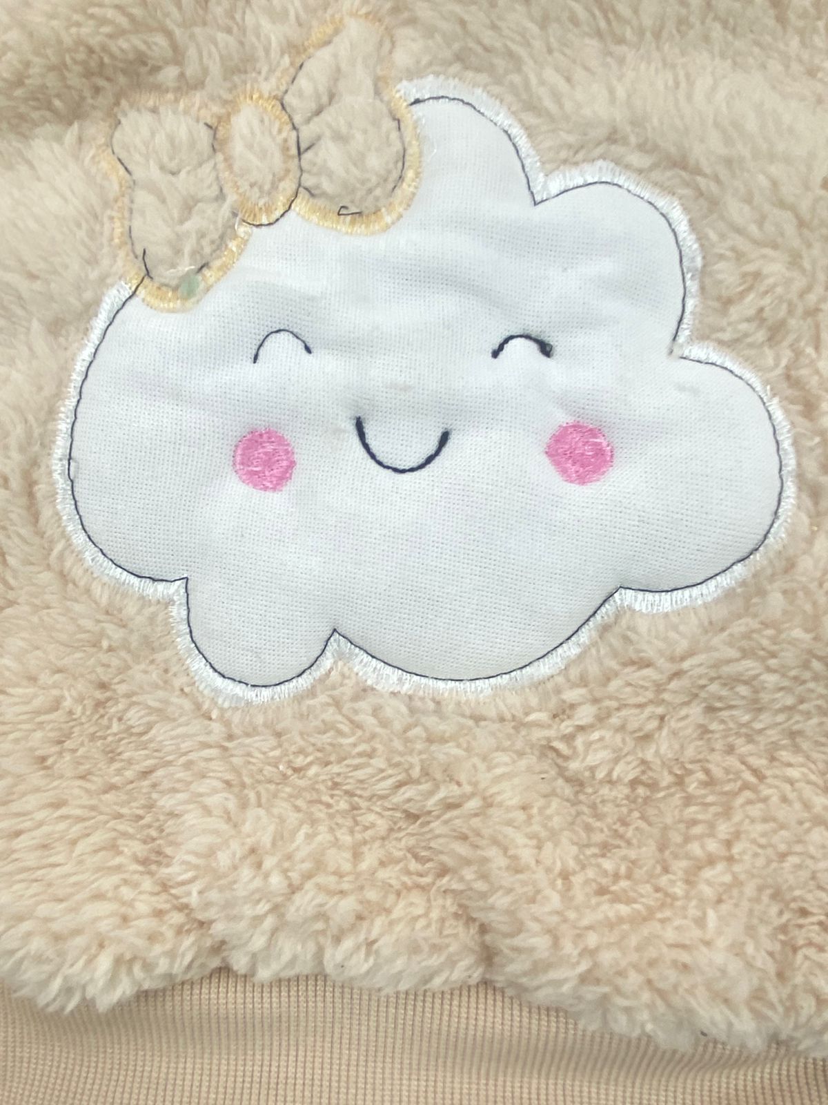 بيجامه فرو بناتي خامه روعه مبطن من الداخل رسمة سحابه😍🤍