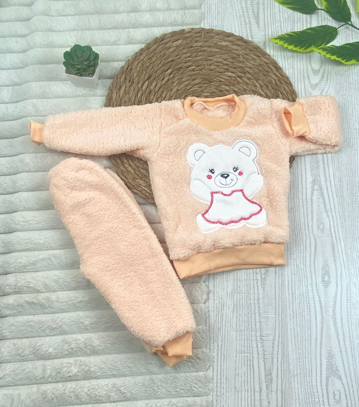 بيجامه فرو اولادي وبناتي خامه روعه مبطن من الداخل رسمة دب😍🤍