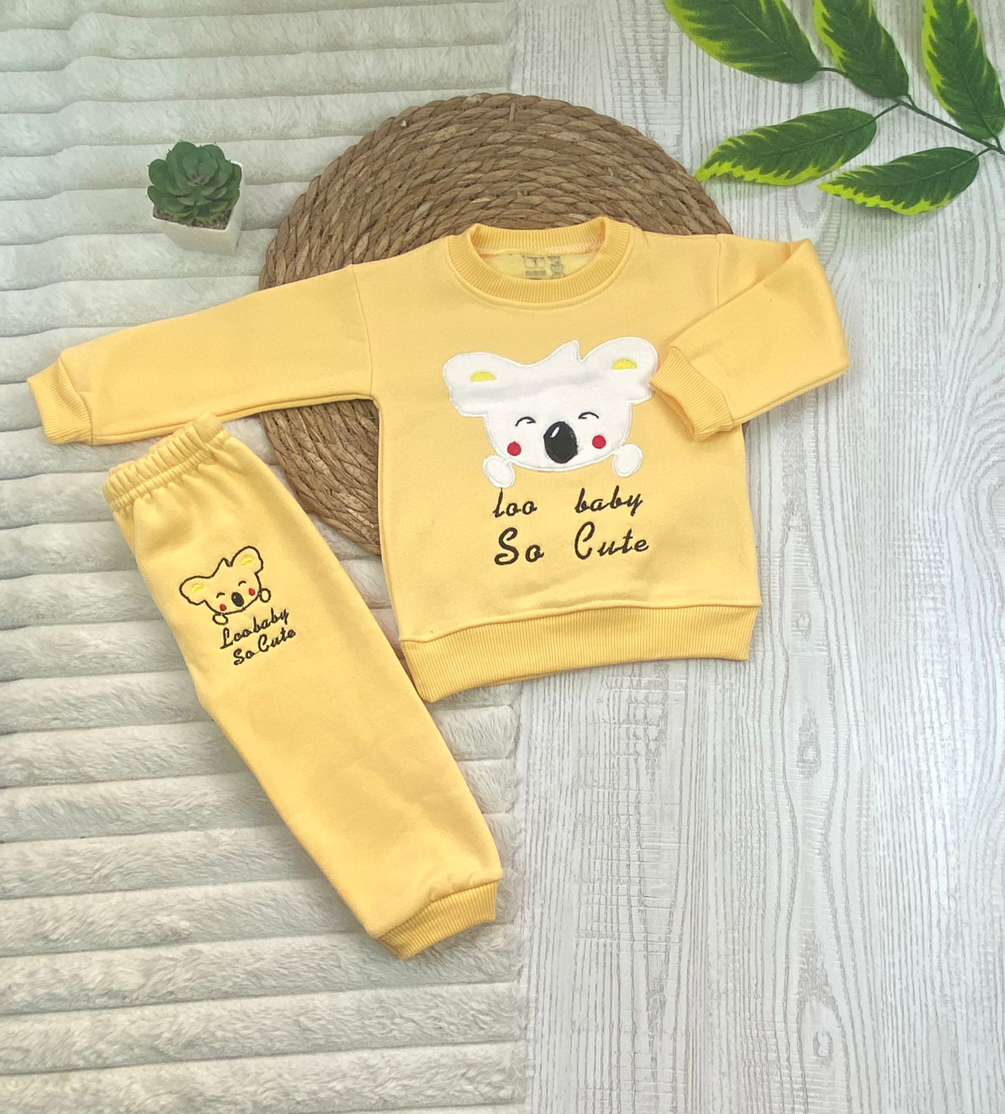 طقم اولادي وبناتي شتوي خامه ميلتون مكون من قطعتين رسمة كسلان 😍😍