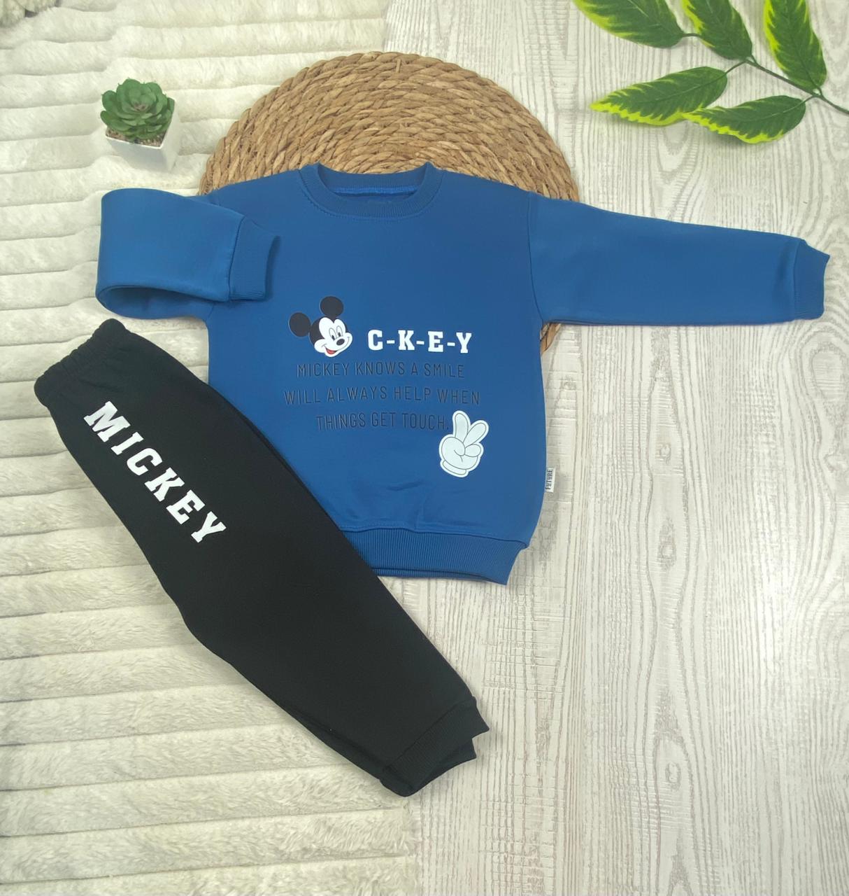 طقم اولادي وبناتي شتوي خامه ميلتون مكون من قطعتين رسمة ميكي ماوس🩵💚