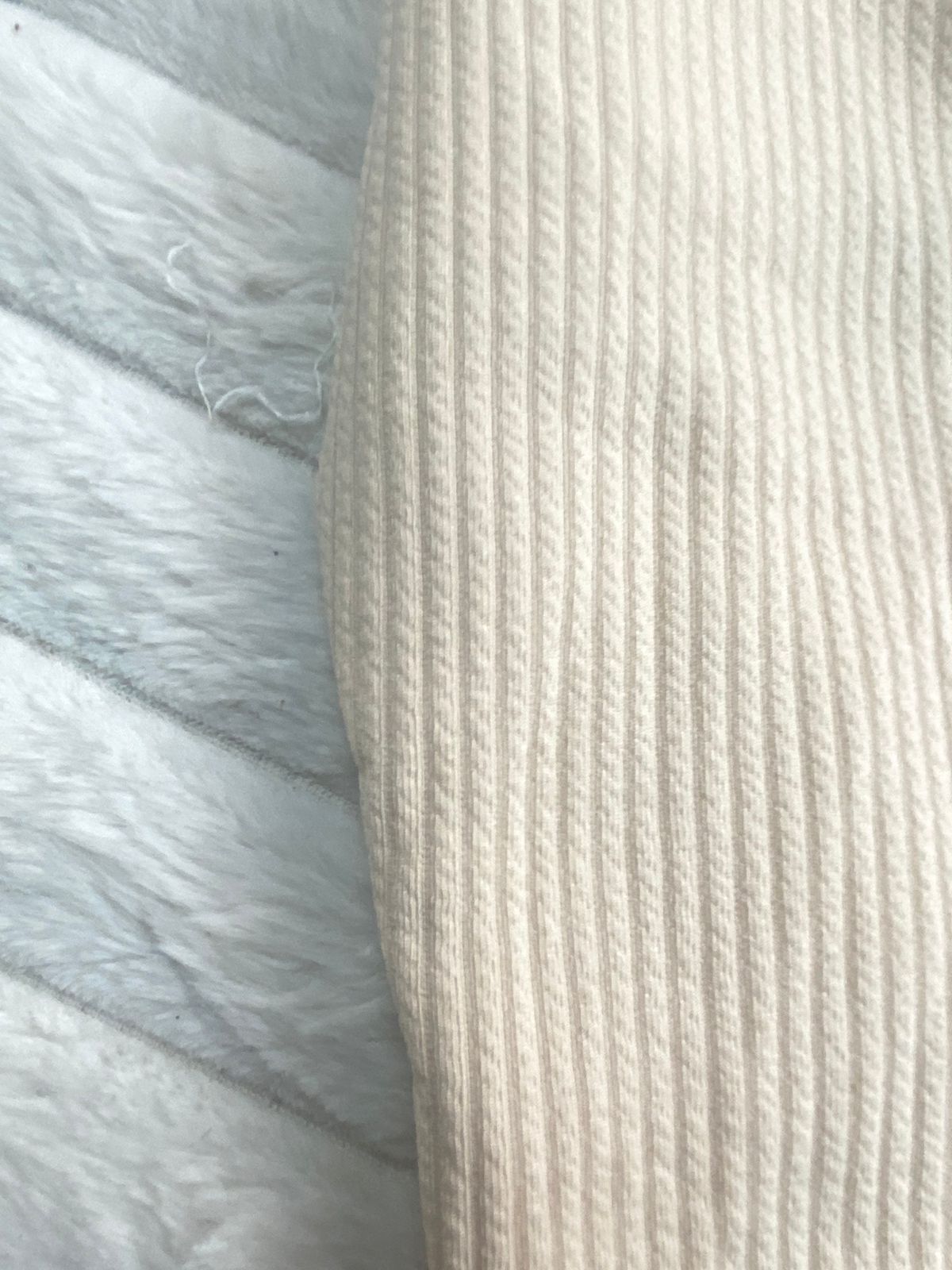 طقم خروجي بناتي مكون من 3 قطع بجاكيت وتربووف مبطن من الداخل رسمة ورد 💞❤️