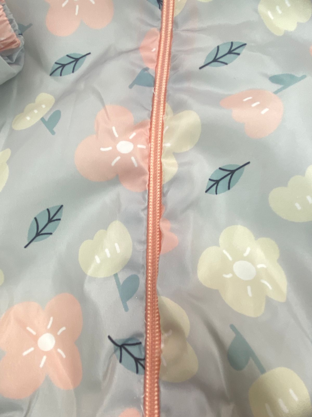 طقم خروجي بناتي مكون من 3 قطع بجاكيت وتربووف مبطن من الداخل رسمة ورد 💞❤️