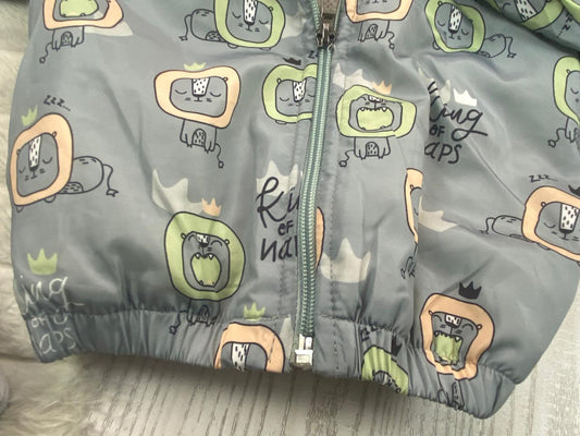 طقم خروجي اولادي وبناتي مكون من 3 قطع بجاكيت وتربووف مبطن من الداخل رسمة اسد 💞❤️