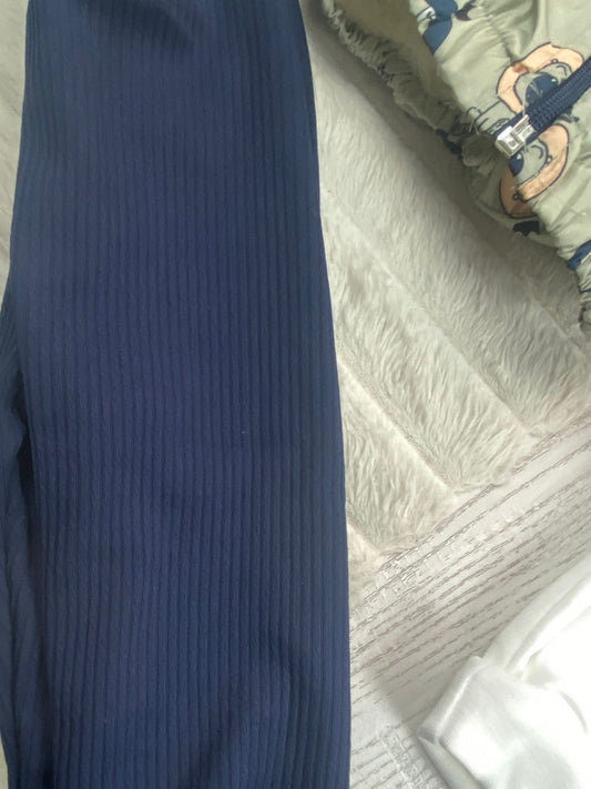 طقم خروجي اولادي وبناتي مكون من 3 قطع بجاكيت وتربووف مبطن من الداخل رسمة اسد 💞❤️