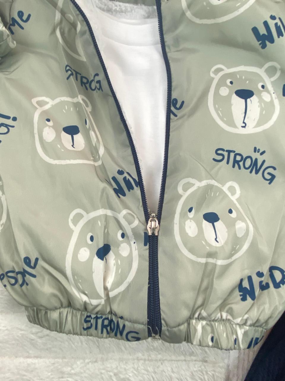 طقم خروجي اولادي وبناتي مكون من 3 قطع بجاكيت وتربووف مبطن من الداخل strong 💞❤️