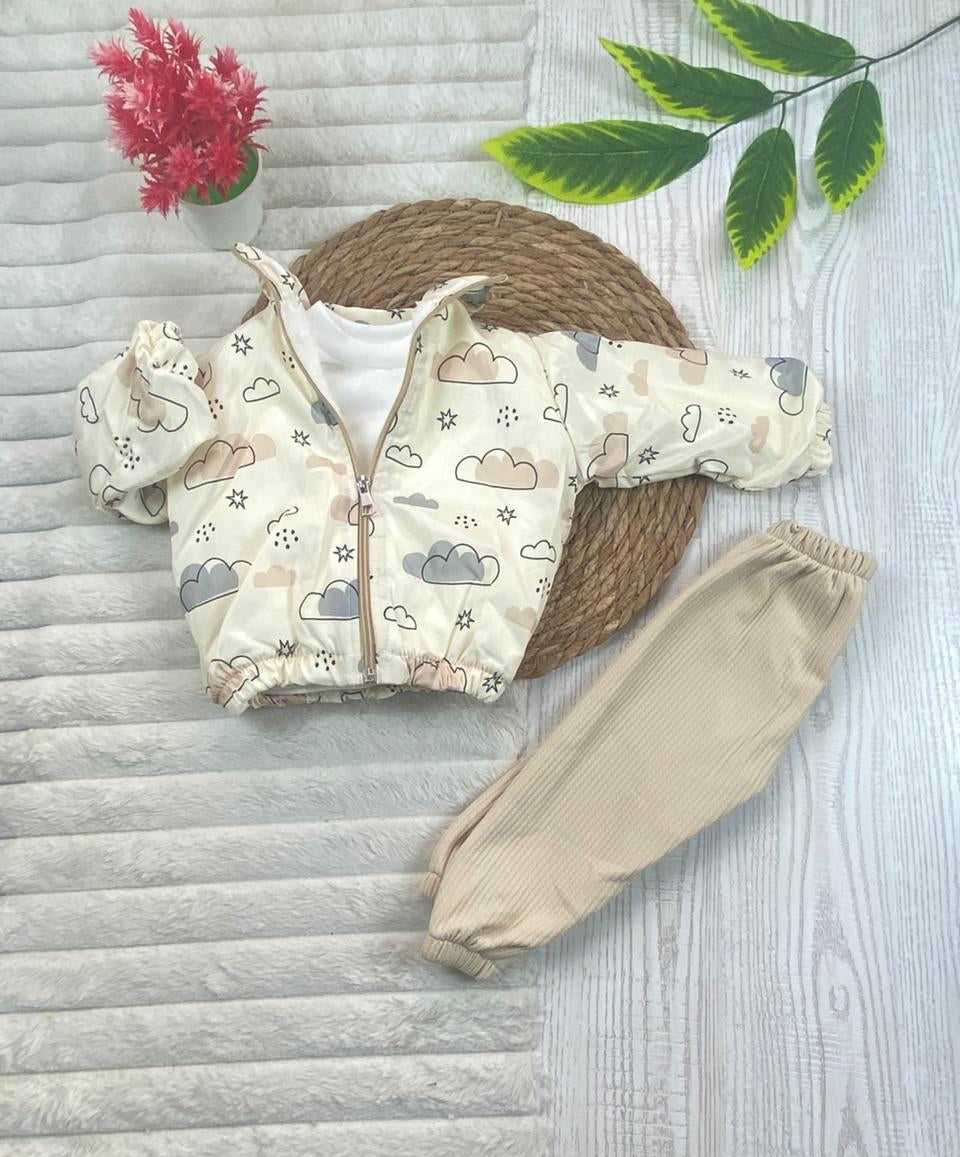 طقم خروجي اولادي وبناتي مكون من 3 قطع بجاكيت وتربووف مبطن من الداخل رسمة سحاب 💞❤️