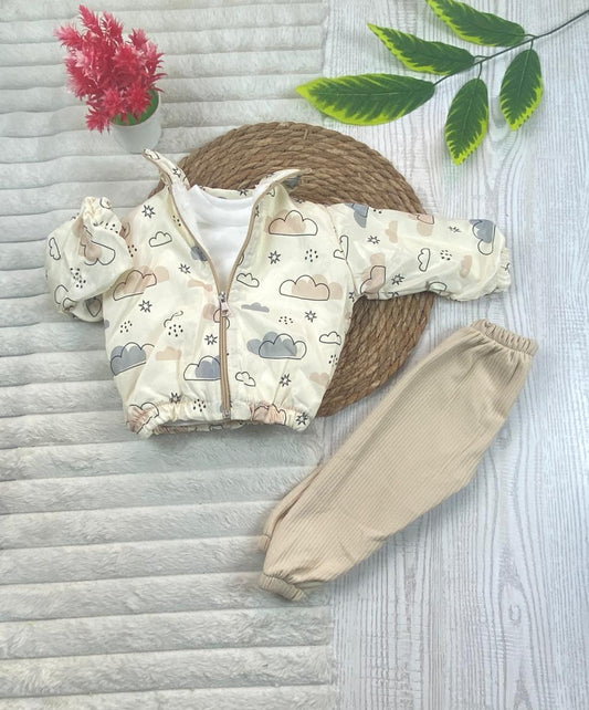 طقم خروجي اولادي وبناتي مكون من 3 قطع بجاكيت وتربووف مبطن من الداخل رسمة سحاب 💞❤️