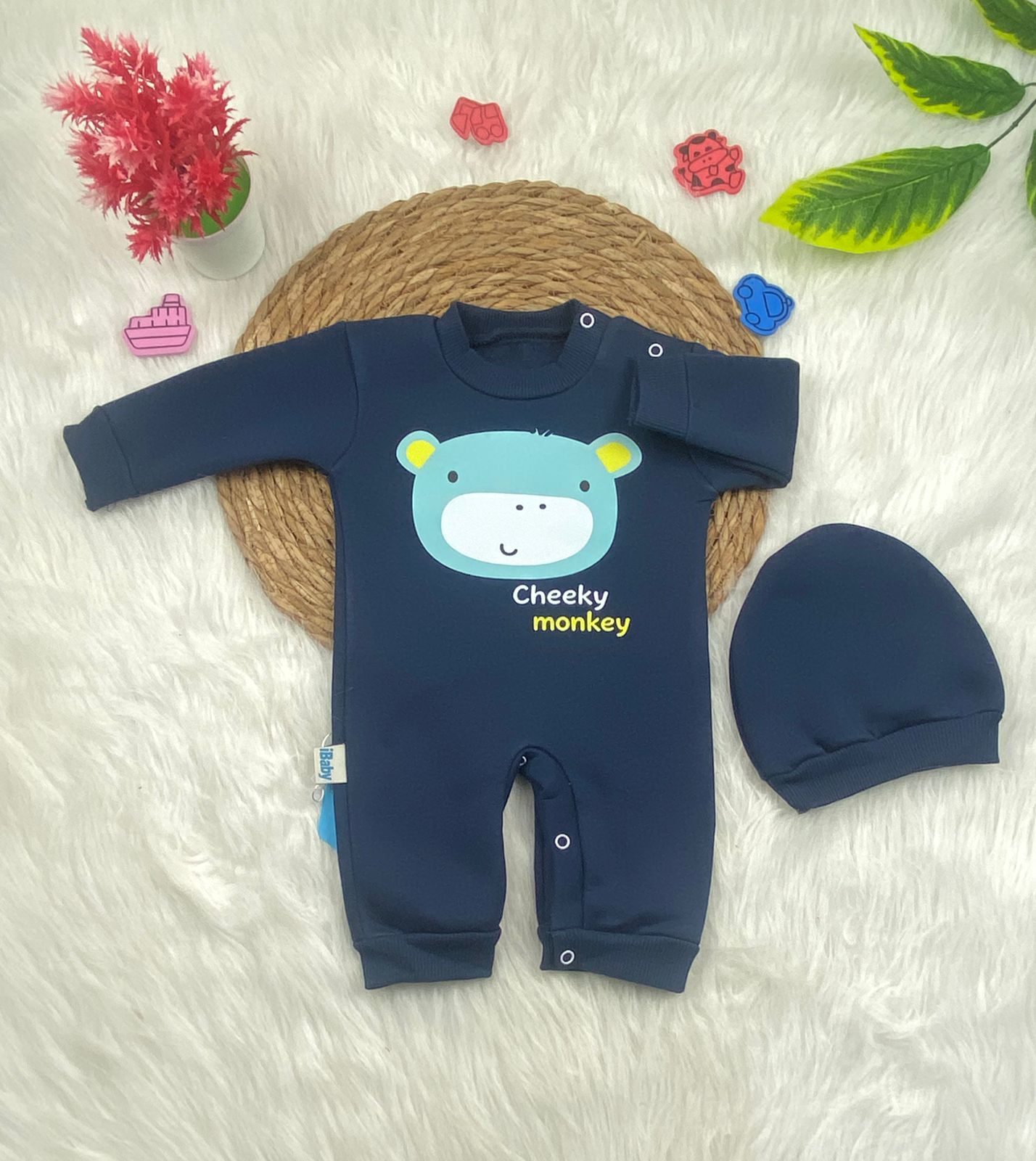 سالوبيت شتوي اولادي وبناتي خامه ميلتون مبطنه من الداخل رسمة القرد❤️❤️