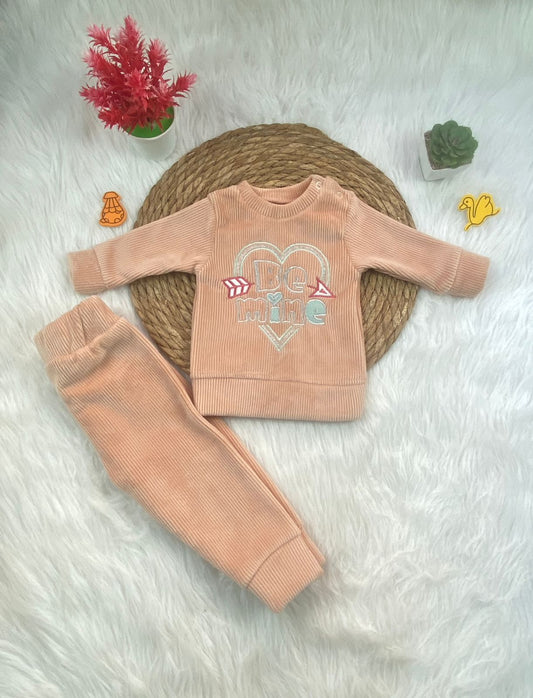 بيجامه قطيفه مسحب بناتي مكونه من قطعتين مبطن من الداخل be mine 🤍🩷