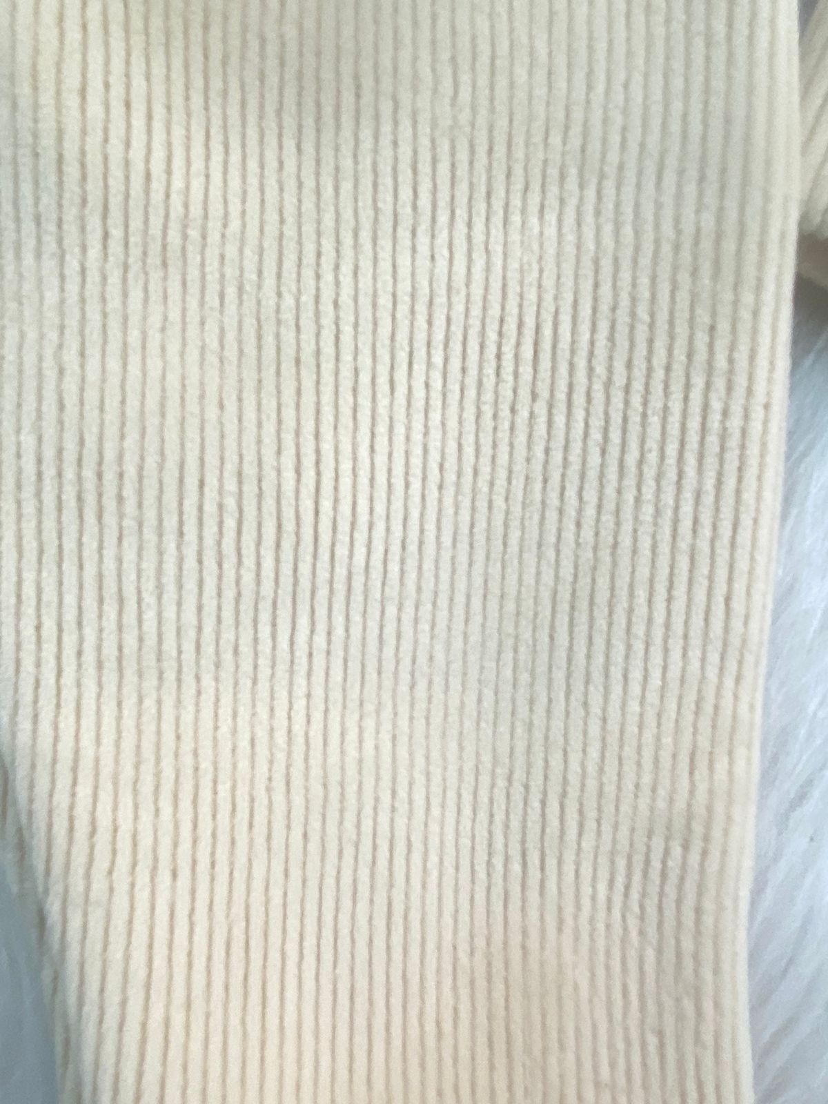 بيجامه قطيفه مسحب بناتي مكونه من قطعتين مبطن من الداخل رسمة وردة 😍😍