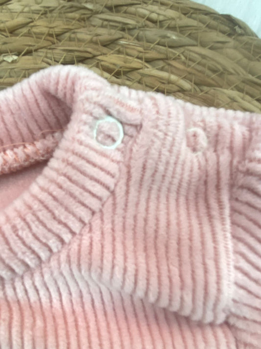 بيجامه قطيفه مسحب بناتي مكونه من قطعتين مبطن من الداخل رسمة وردة 😍😍