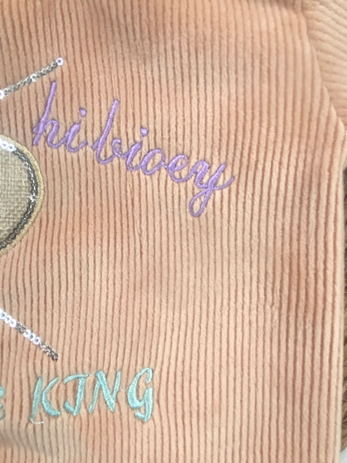 بيجامه قطيفه مسحب بناتي مكونه من قطعتين مبطن من الداخل رسمة وردة 😍😍