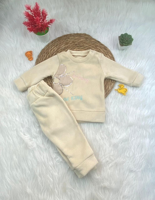 بيجامه قطيفه مسحب بناتي مكونه من قطعتين مبطن من الداخل رسمة وردة 😍😍