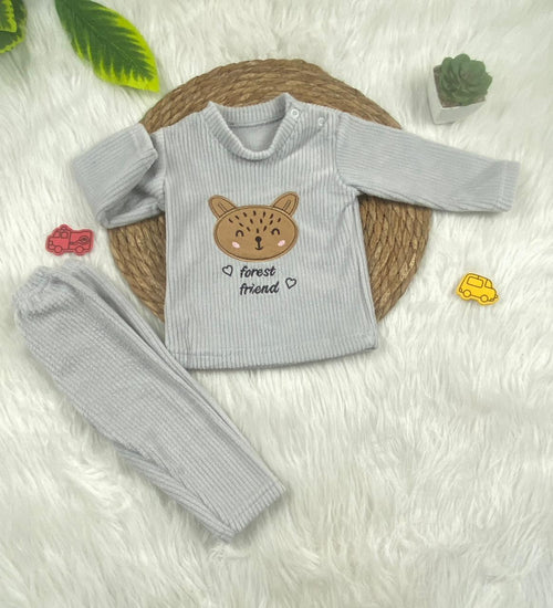 بيجامه قطيفه مسحب اولادي وبناتي مكونه من قطعتين مبطن من الداخل  forest friend 🤍🩷