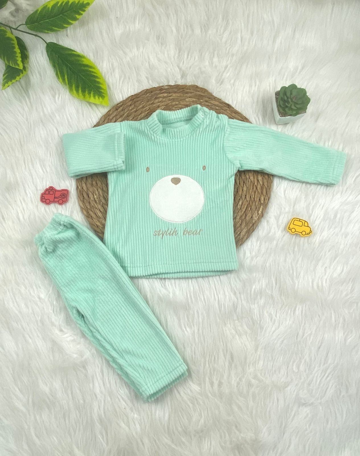 بيجامه قطيفه مسحب اولادي وبناتي مكونه من قطعتين مبطن من الداخل  stylish bear 🤍🩷