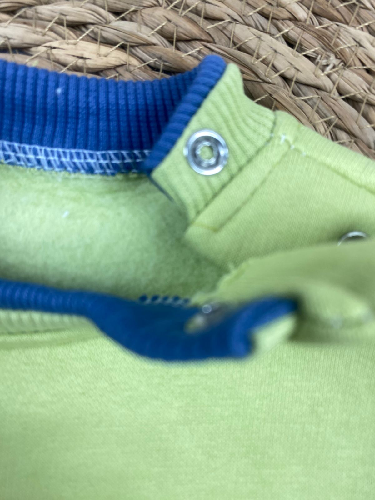 طقم شتوي ميلتون اولادي وبناتي مكون من قطعتين رسمة دب بفيونكه وكاب 🩷🤍