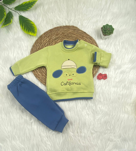 طقم شتوي ميلتون اولادي وبناتي مكون من قطعتين رسمة دب بفيونكه وكاب 🩷🤍