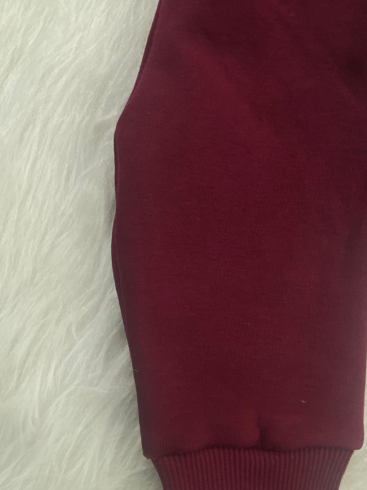 طقم شتوي ميلتون اولادي وبناتي مكون من قطعتين رسمة دب بفيونكه وكاب 🩷🤍