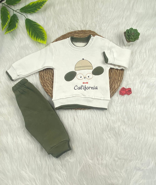 طقم شتوي ميلتون اولادي وبناتي مكون من قطعتين رسمة دب بفيونكه وكاب 🩷🤍