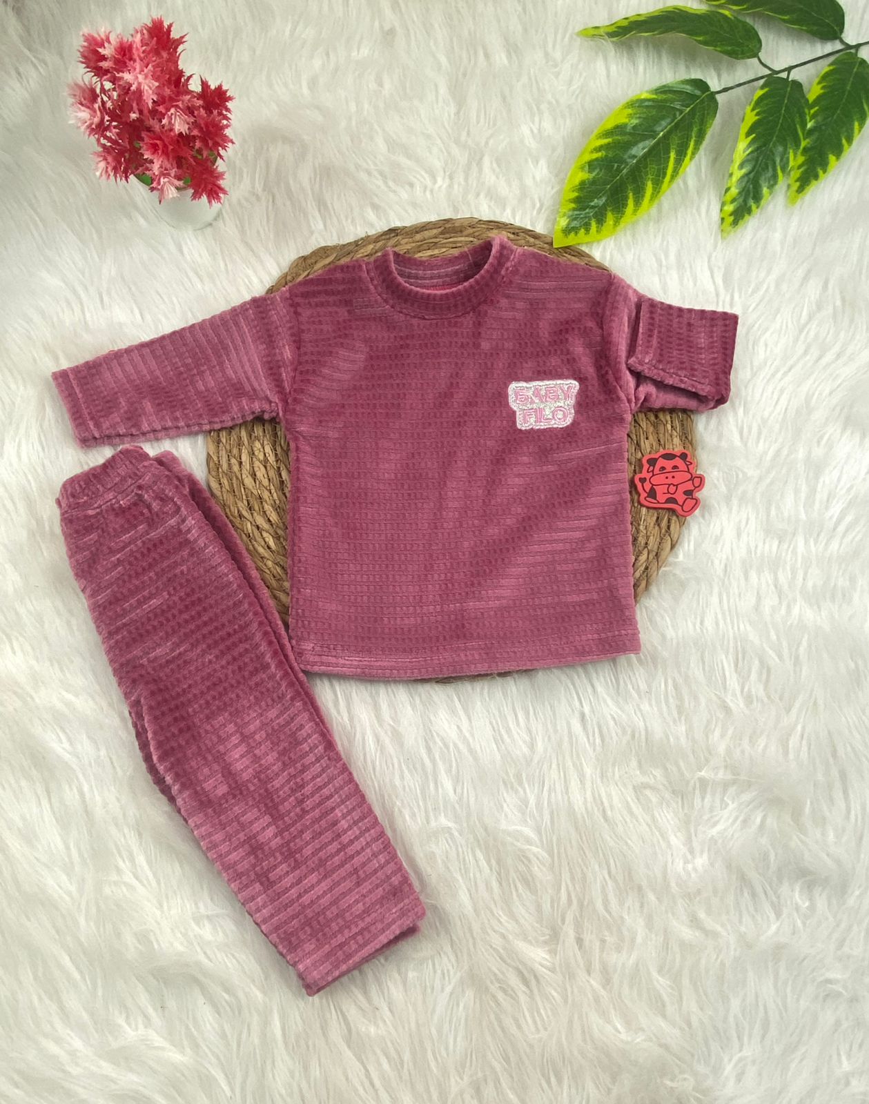 بيجامه قطيفه مسحب اولادي وبناتي مكونه من قطعتين مبطن من الداخل🤍🩷