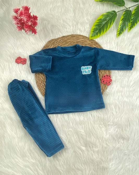 بيجامه قطيفه مسحب اولادي وبناتي مكونه من قطعتين مبطن من الداخل🤍🩷