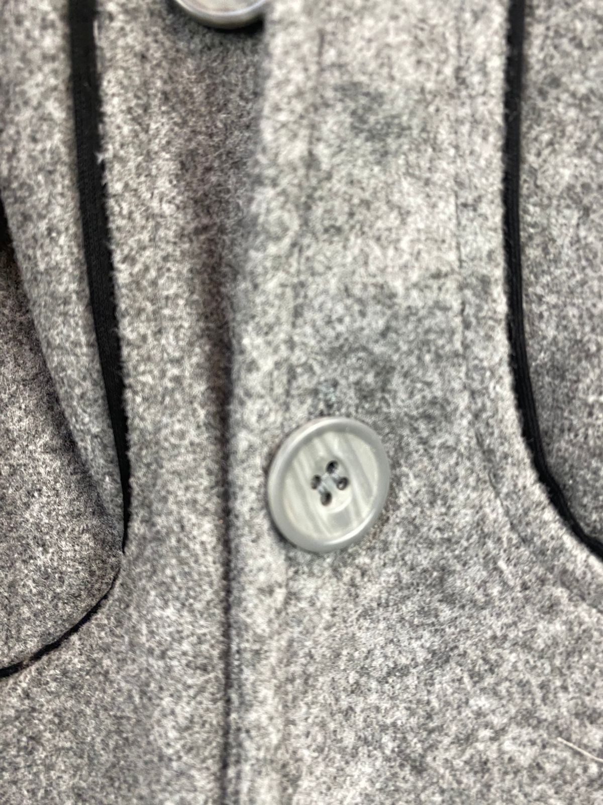 طقم خروج اولادي مكون من 3 قطع بجاكت جوخ خامه تقيله hero luxury🩵🤍