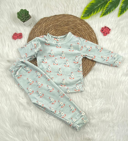 طقم تدفئه بناتي واولادي خامه قطيفه ناعمه مبطن من الداخل  😍💞❤️