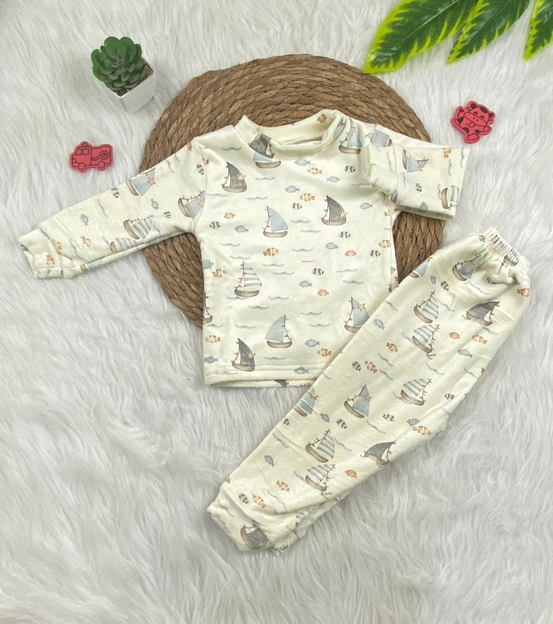 طقم تدفئه اولادي وبناتي خامه قطيفه ناعمه 🤍🤍