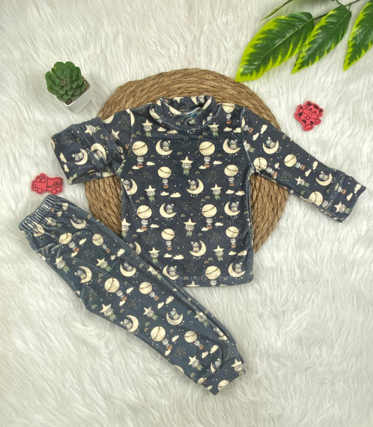 طقم تدفئه اولادي وبناتي خامه قطيفه ناعمه 🤍🤍