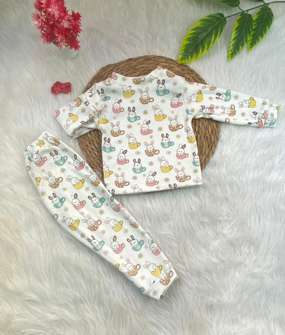 طقم تدفئه بناتي واولادي خامه قطيفه ناعمه مبطن من الداخل  😍❤️