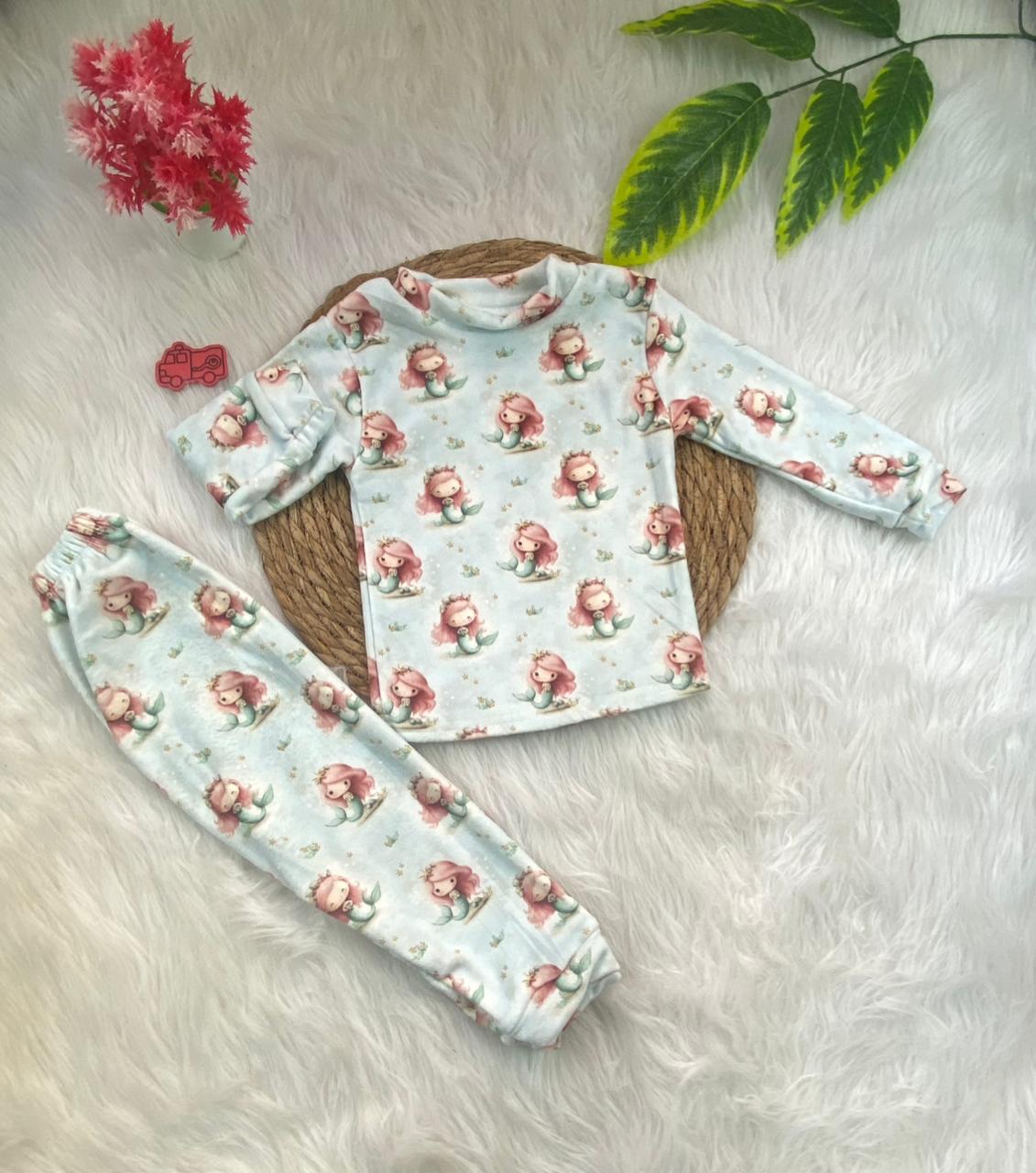 طقم تدفئه بناتي واولادي خامه قطيفه ناعمه مبطن من الداخل  😍❤️