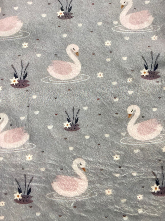 طقم تدفئه بناتي واولادي خامه قطيفه ناعمه مبطن من الداخل  😍❤️