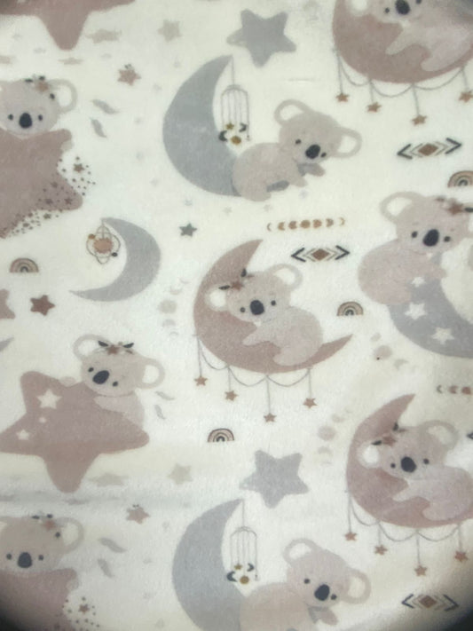 طقم تدفئه بناتي واولادي خامه قطيفه ناعمه مبطن من الداخل  😍💞❤️