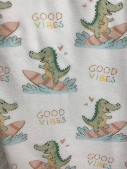 طقم تدفئه بناتي واولادي خامه قطيفه ناعمه مبطن من الداخل  😍💞😍