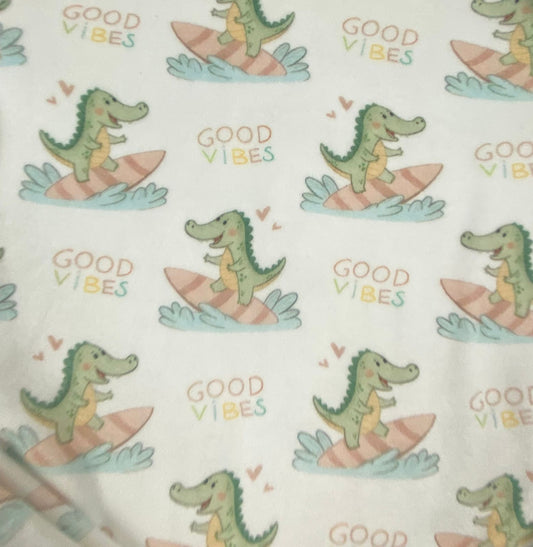 طقم تدفئه بناتي واولادي خامه قطيفه ناعمه مبطن من الداخل  😍💞😍