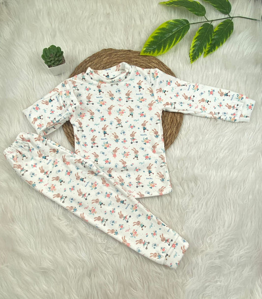 طقم تدفئه بناتي واولادي خامه قطيفه ناعمه مبطن من الداخل  😍💞😍