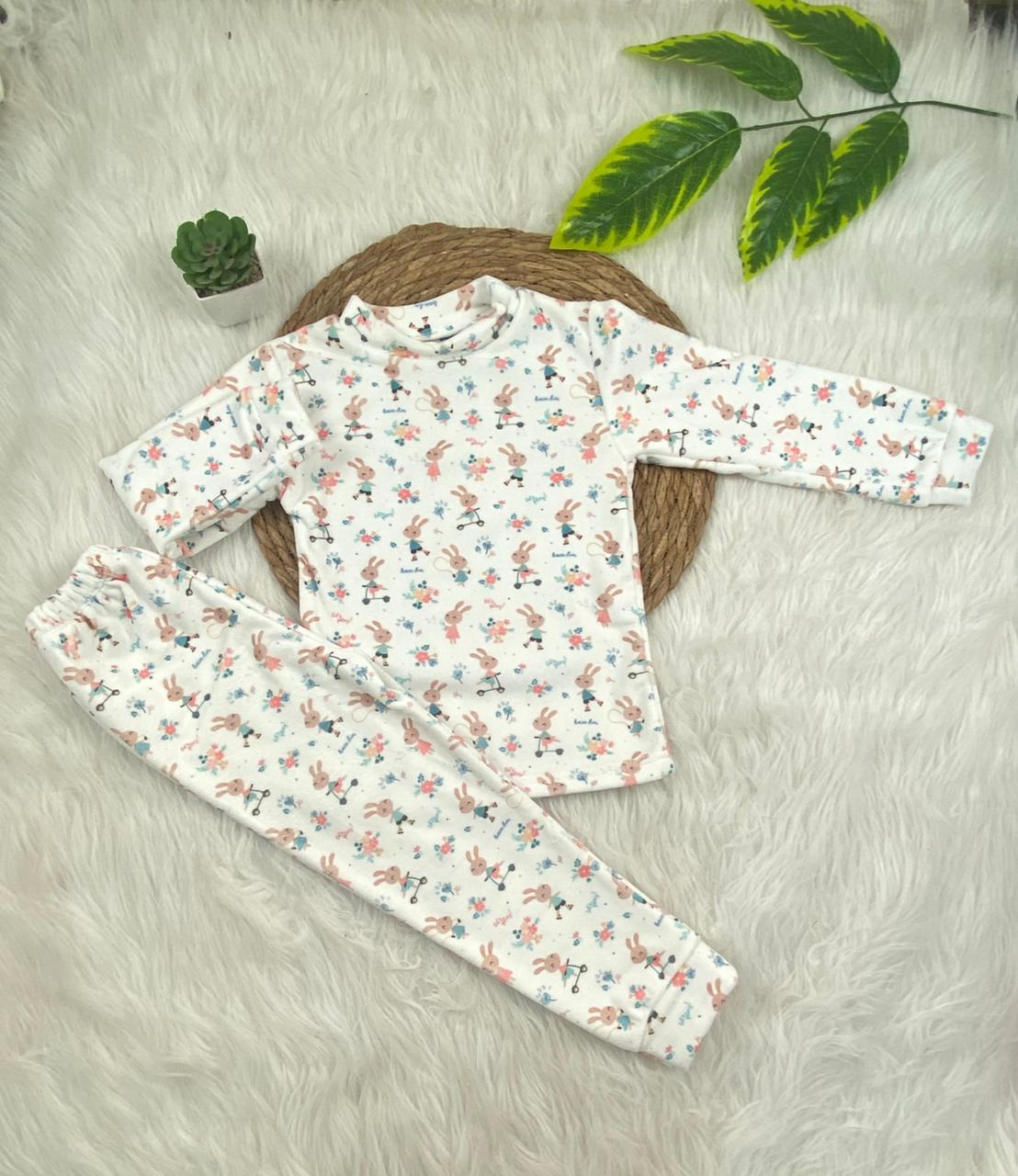 طقم تدفئه بناتي واولادي خامه قطيفه ناعمه مبطن من الداخل  😍💞😍