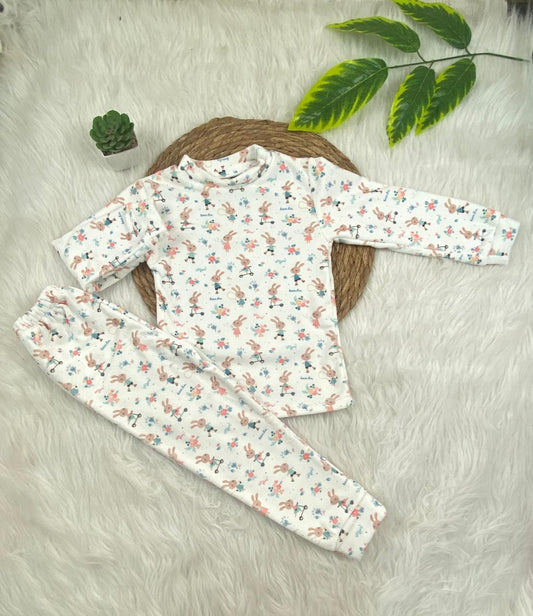 طقم تدفئه بناتي واولادي خامه قطيفه ناعمه مبطن من الداخل  😍💞😍