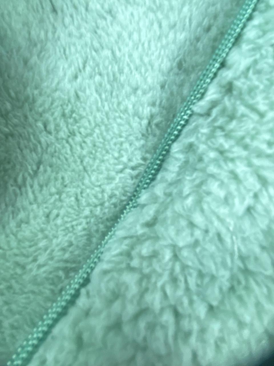 بيجامه فرو بناتي واولادي مبطنه من الداخل خامه مريحه رسمة نجمه 😍😍