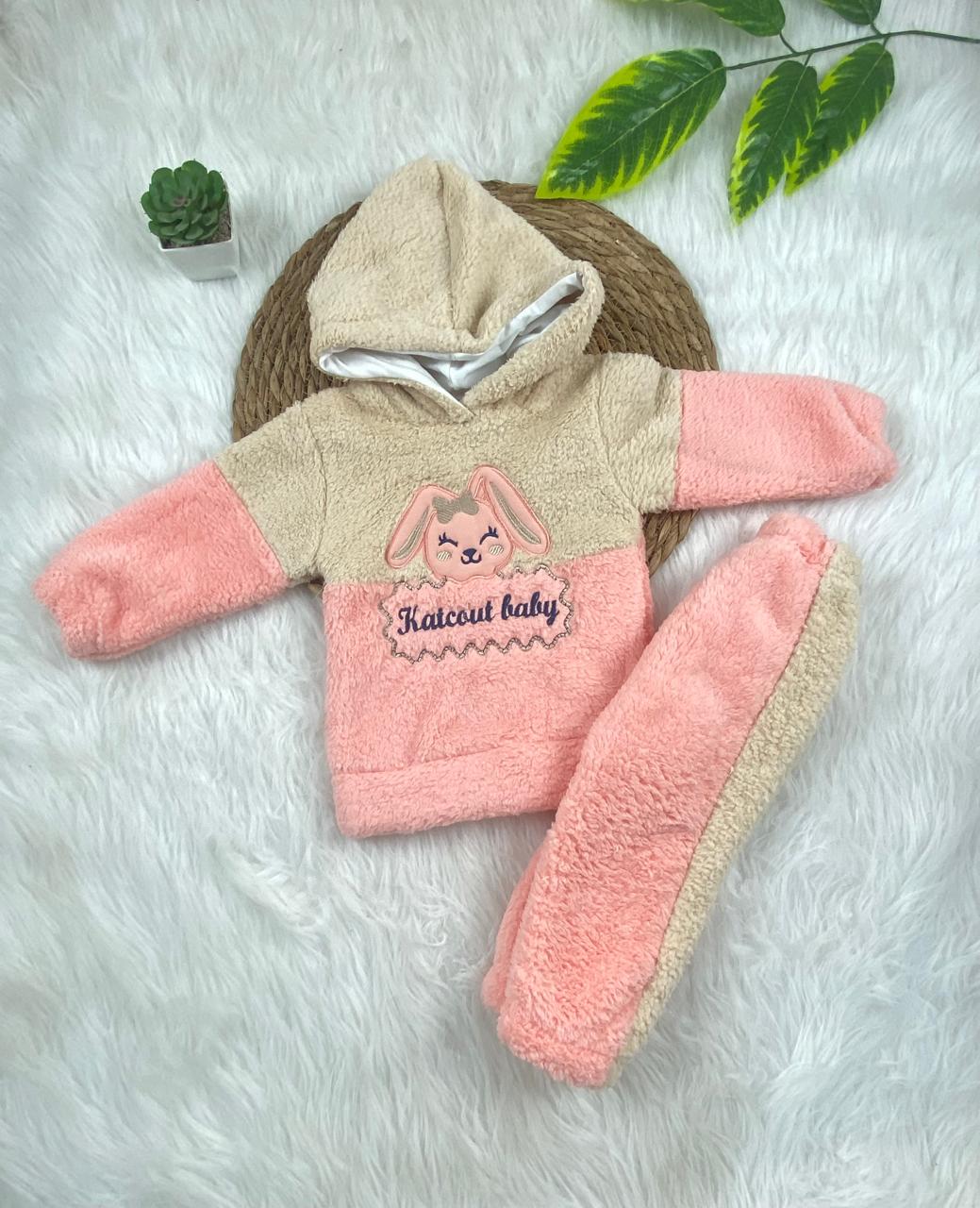 بيجامه فرو اولادي وبناتي مبطنه من الداخل خامه مريحه رسمة ارنب 😍😍