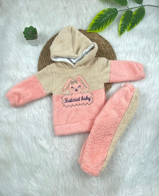 بيجامه فرو اولادي وبناتي مبطنه من الداخل خامه مريحه رسمة ارنب 😍😍