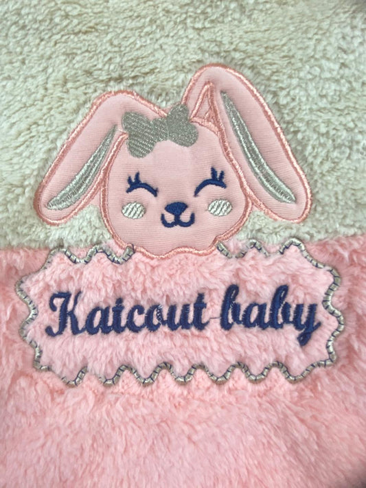 بيجامه فرو اولادي وبناتي مبطنه من الداخل خامه مريحه رسمة ارنب 😍😍