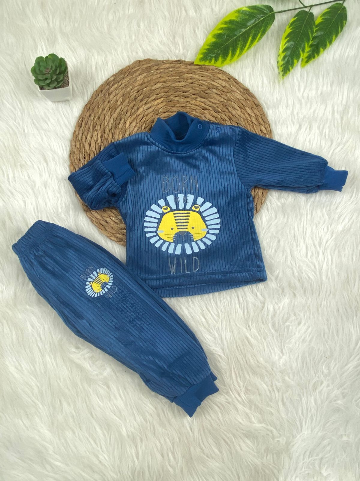 بيجامه قطيفه مسحب اولادي وبناتي مبطنه من الداخل born ❤️❤️