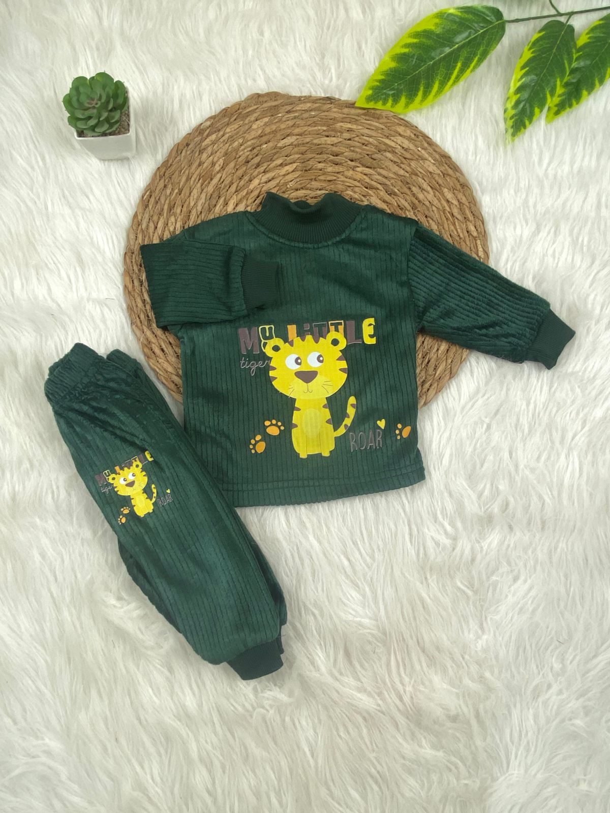 بيجامه قطيفه مسحب اولادي وبناتي مبطنه من الداخل رسمة قطة ❤️❤️