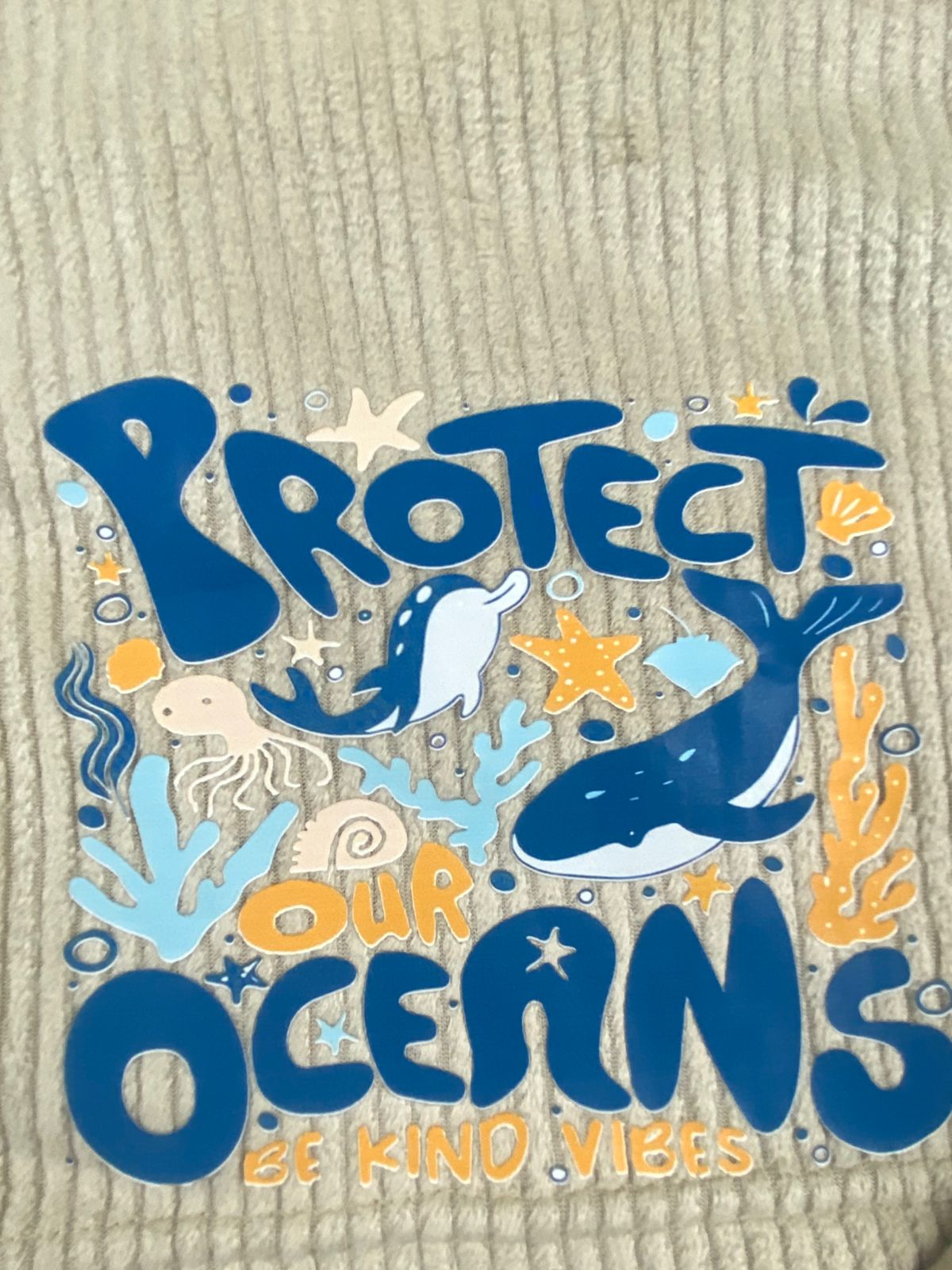 بيجامه قطيفه مسحب اولادي وبناتي مبطنه من الداخل be kind vibes ❤️❤️