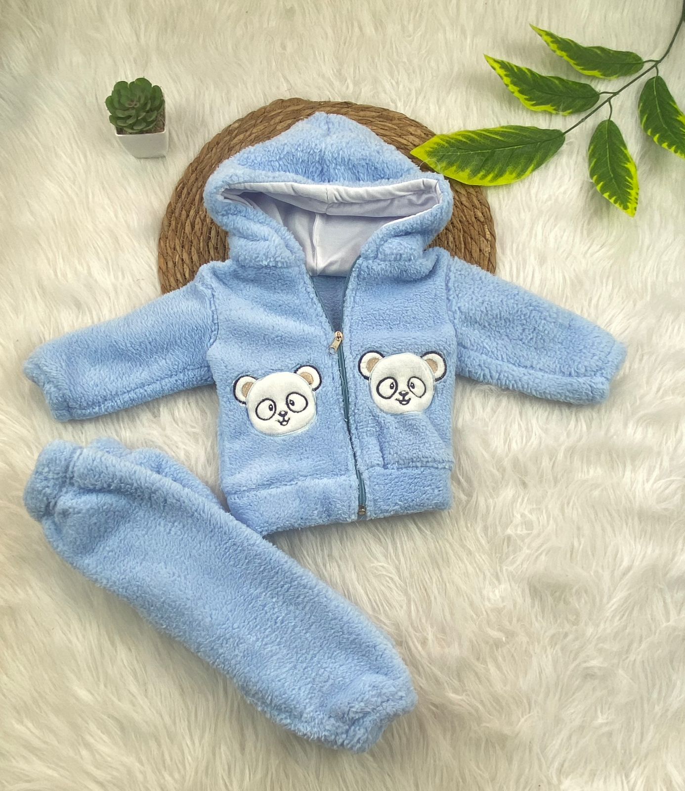 بيجامه فرو اولادي وبناتي مبطنه من الداخل خامه مريحه رسمة دبيين 😍😍