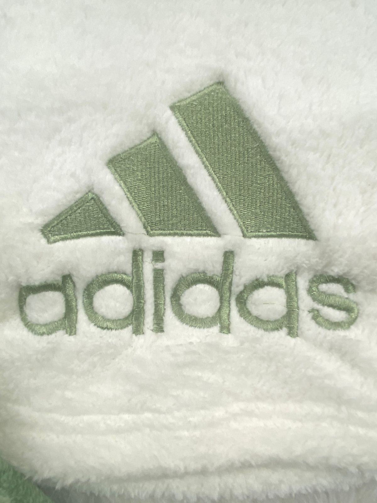 بيجامه فرو اولادي وبناتي مبطنه من الداخل خامه مريحه adidas😍😍