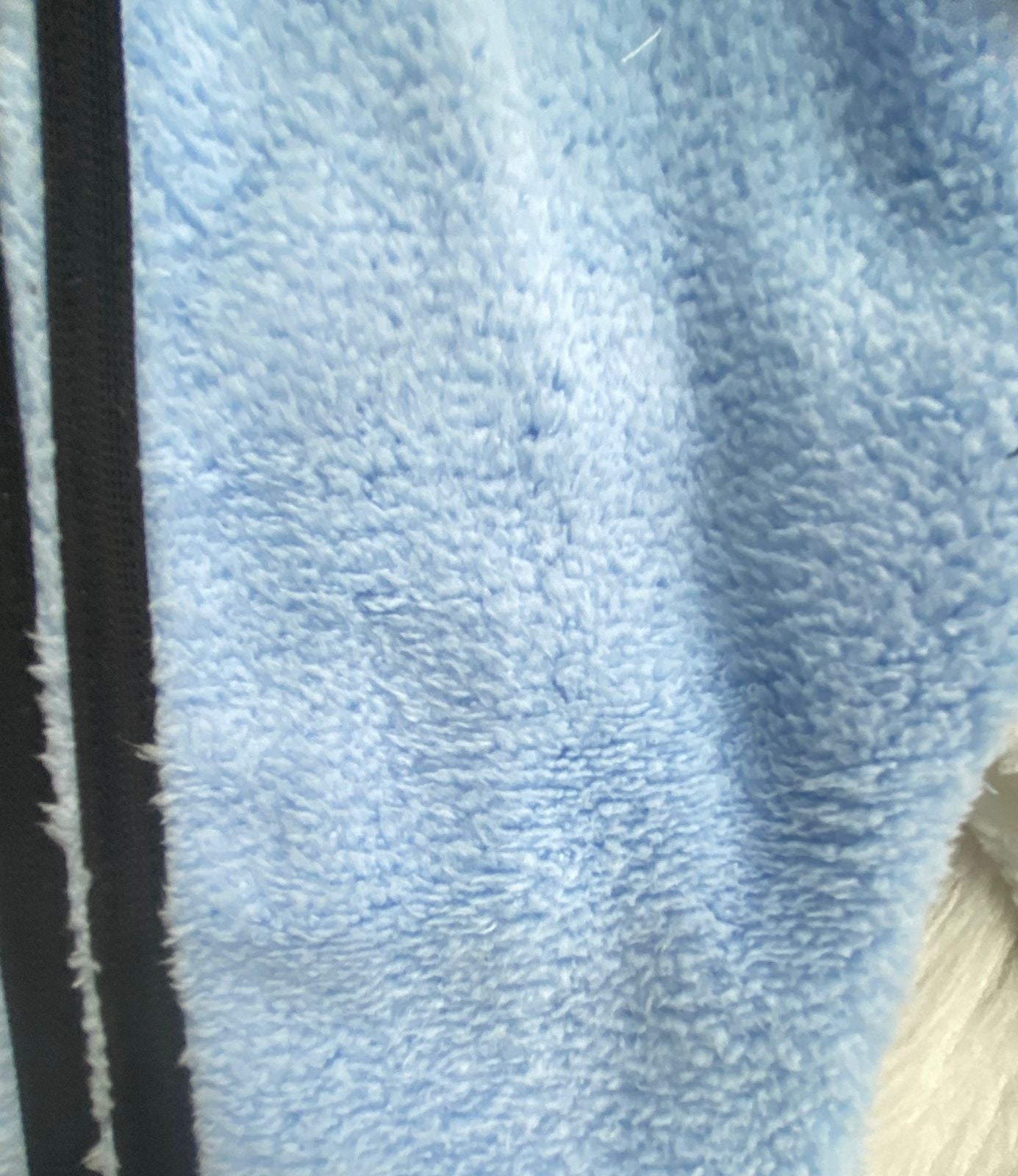 بيجامه فرو اولادي وبناتي مبطنه من الداخل خامه مريحه adidas😍😍