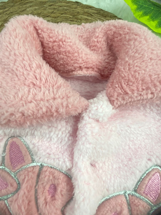 بيجامه فرو اولادي وبناتي مبطنه من الداخل خامه مريحه رسمة ارنبين 😍😍